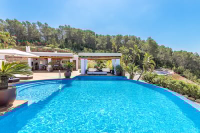 Luxury Villa Photo #3
