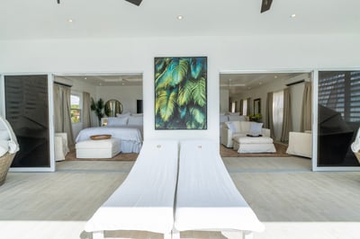Luxury Villa Photo #33