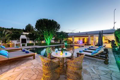 Luxury Villa Photo #2