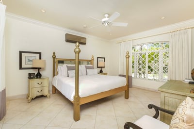 Luxury Villa Photo #20