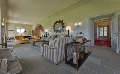 Luxury Villa Photo #3