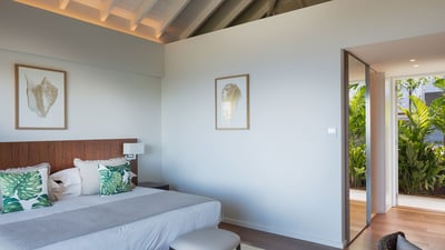 Luxury Villa Photo #23