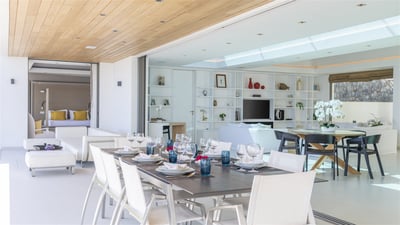 Luxury Villa Photo #32