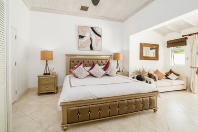 Luxury Villa Photo #28