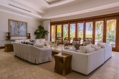 Luxury Villa Photo #21