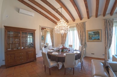 Luxury Villa Photo #19