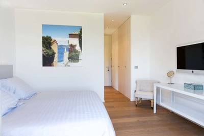 Luxury Villa Photo #23