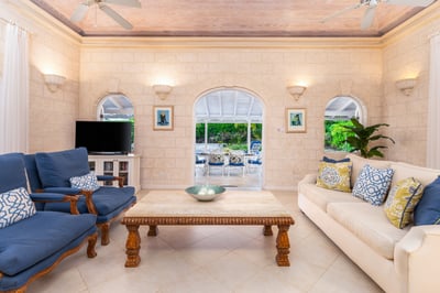 Luxury Villa Photo #6