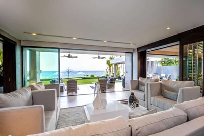 Luxury Villa Photo #15