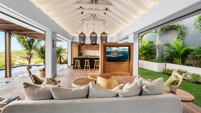 Luxury Villa Photo #18