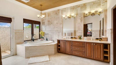 Luxury Villa Photo #34