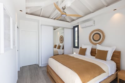Luxury Villa Photo #25