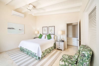 Luxury Villa Photo #12