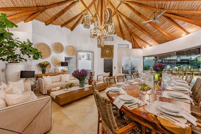 Luxury Villa Photo #19