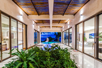 Luxury Villa Photo #8
