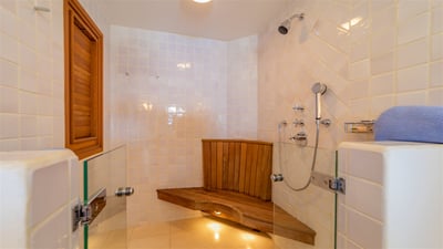 Luxury Villa Photo #49