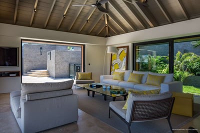 Luxury Villa Photo #23