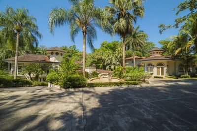 Luxury Villa Photo #34