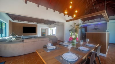 Luxury Villa Photo #10