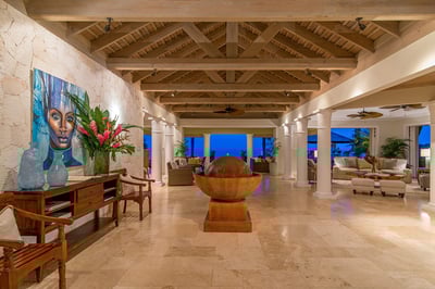 Luxury Villa Photo #16