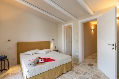 Luxury Villa Photo #18