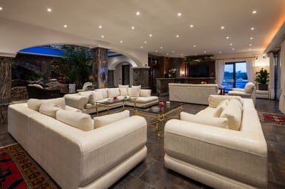 Luxury Villa Photo #26