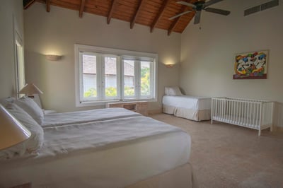Luxury Villa Photo #28