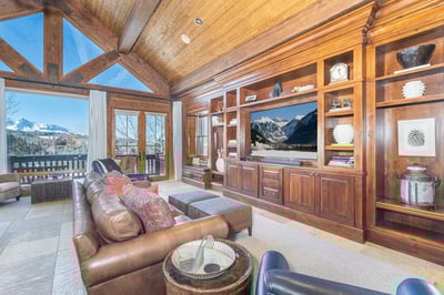 Luxury Villa Photo #4