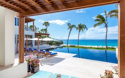 Luxury Villa Photo #4