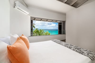 Luxury Villa Photo #30