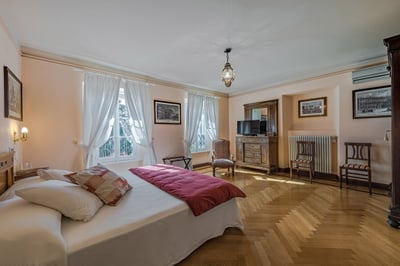 Luxury Villa Photo #31