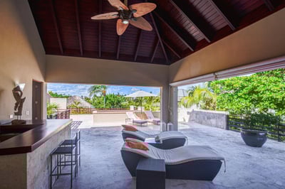 Luxury Villa Photo #10