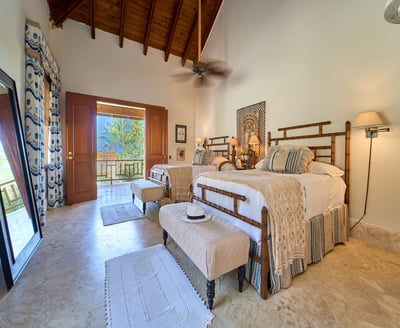 Luxury Villa Photo #47