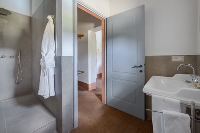 Luxury Villa Photo #18