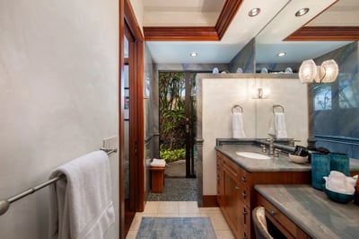 Luxury Villa Photo #26