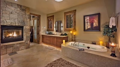 Primary ensuite with soaking tub