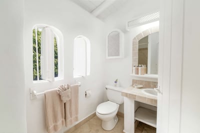 Luxury Villa Photo #13