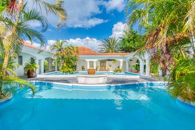 Luxury Villa Photo #6