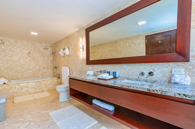 Luxury Villa Photo #39