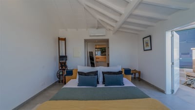 Luxury Villa Photo #45
