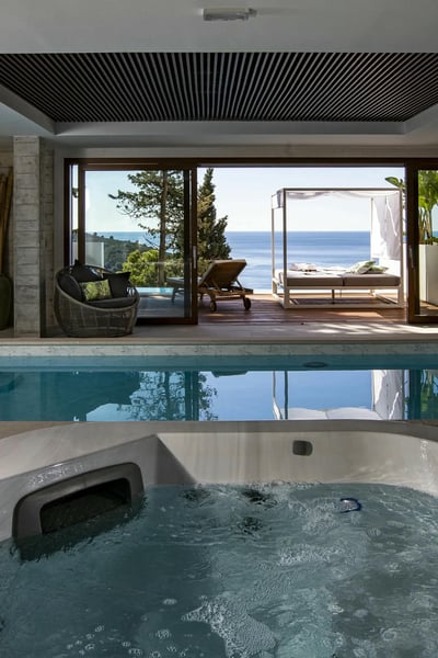 Luxury Villa Photo #4