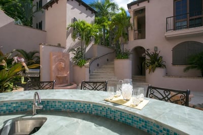 Luxury Villa Photo #13