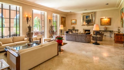 Luxury Villa Photo #11