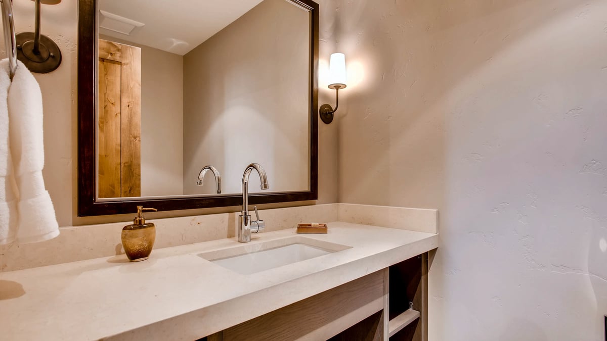 River Song at the Shores