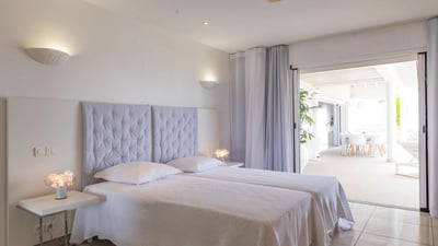 Luxury Villa Photo #39