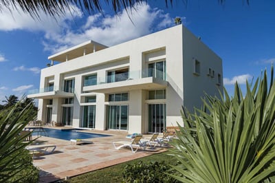 Luxury Villa Photo #2