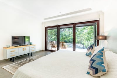 Luxury Villa Photo #26