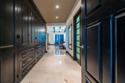 Luxury Villa Photo #26