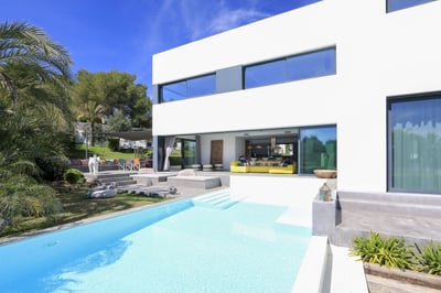 Luxury Villa Photo #2