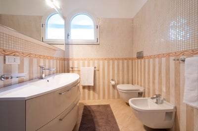 Luxury Villa Photo #18